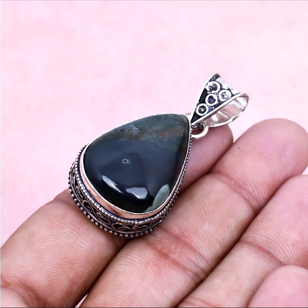 Unique Handmade 925 Sterling Silver Bloodstone Pendant. - Picture 4 of 5